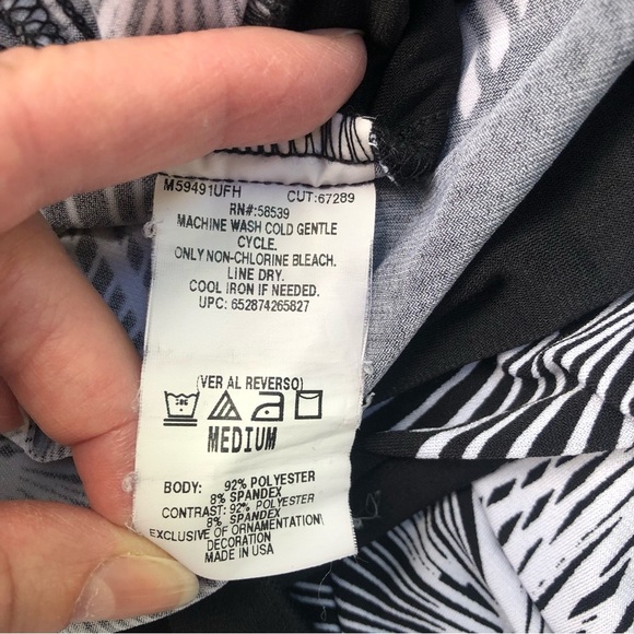 Speechless Made in USA Black & White V Neck Floral Dress with Tieback Size M - Picture 9 of 9